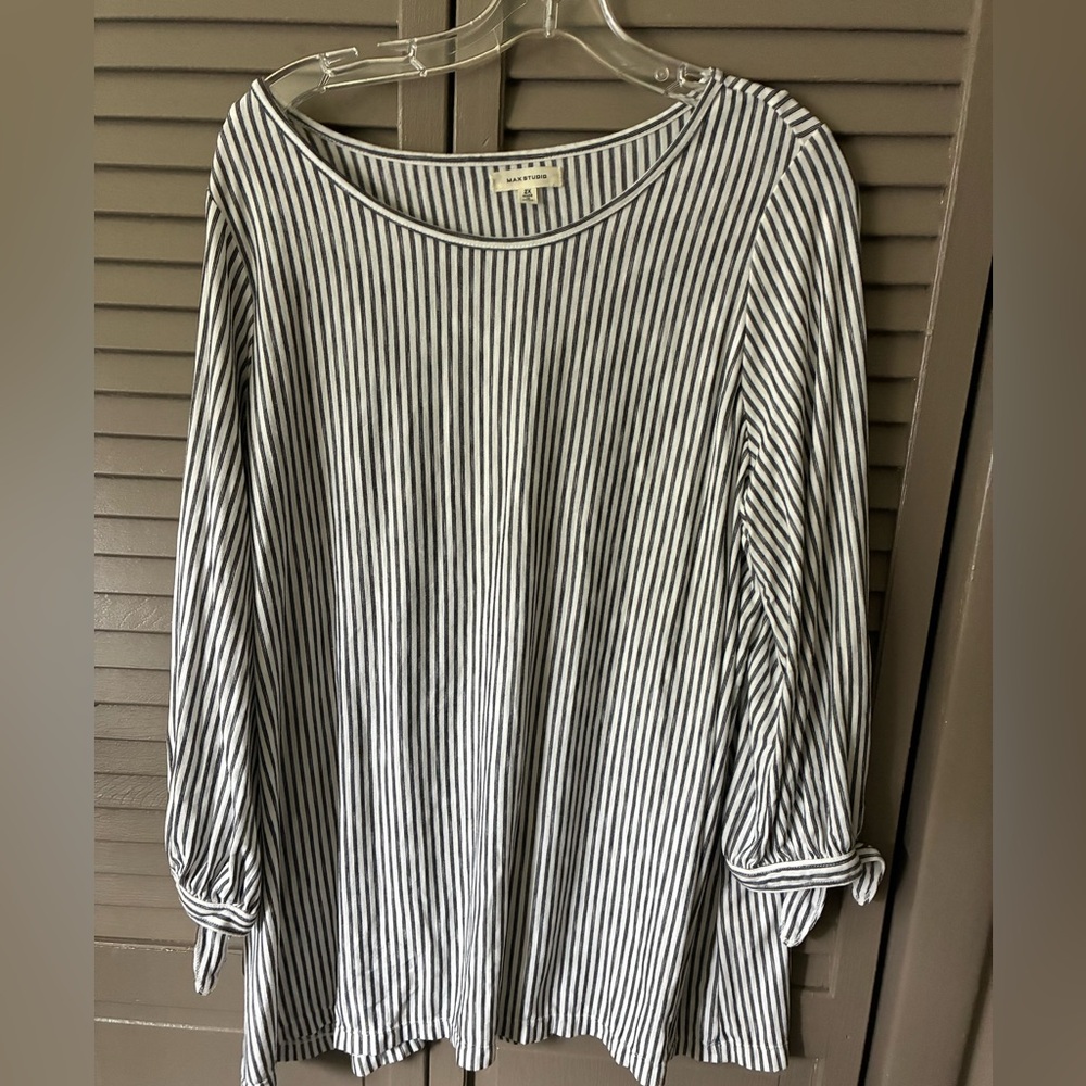 Max Studio Grey and White Striped Tunic